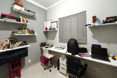 Casa à venda com 120m², 3 quartos e 2 vagasQuarto 2