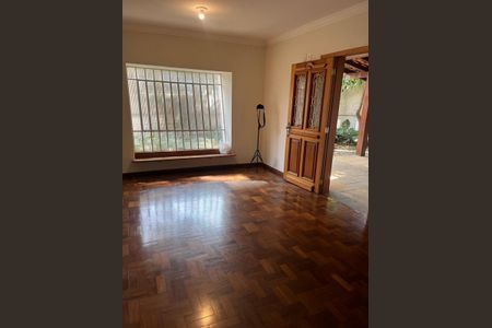Foto 01 de casa para alugar com 6 quartos, 353m² em Vila Clementino, São Paulo