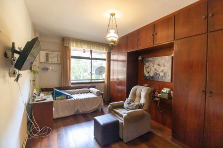 Apartamento à venda com 250m², 3 quartos e 2 vagasSuíte 