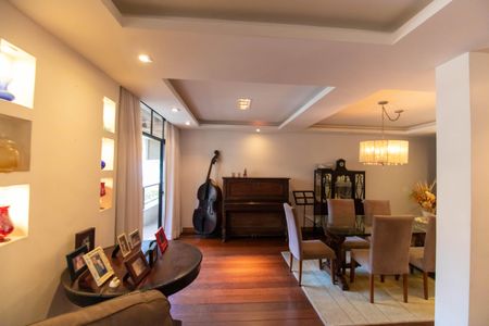 Apartamento à venda com 250m², 3 quartos e 2 vagasSala