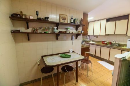 Apartamento à venda com 250m², 3 quartos e 2 vagasCozinha