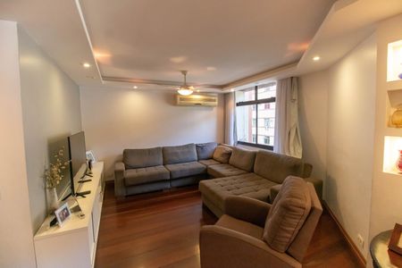 Apartamento à venda com 250m², 3 quartos e 2 vagasSala