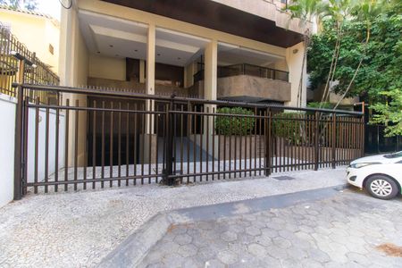 Apartamento à venda com 250m², 3 quartos e 2 vagasFachada