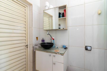 Banheiro da Suíte de casa para alugar com 1 quarto, 43m² em Vila Prado, São Paulo