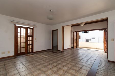 Casa para alugar com 400m², 3 quartos e 6 vagasSala