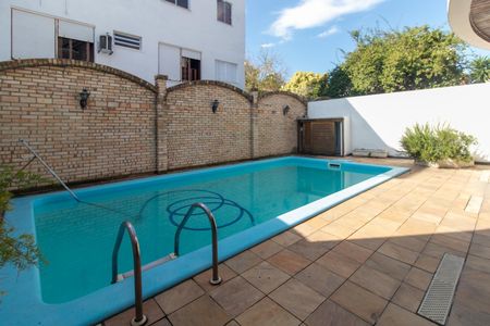 Casa para alugar com 400m², 3 quartos e 6 vagasQuintal