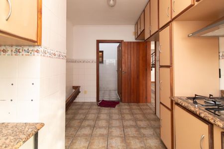 Casa para alugar com 400m², 3 quartos e 6 vagasCozinha e Área de Serviço