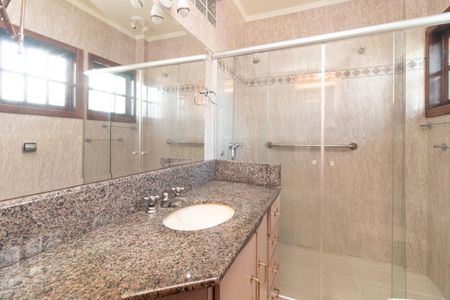 Casa para alugar com 400m², 3 quartos e 6 vagasBanheiro