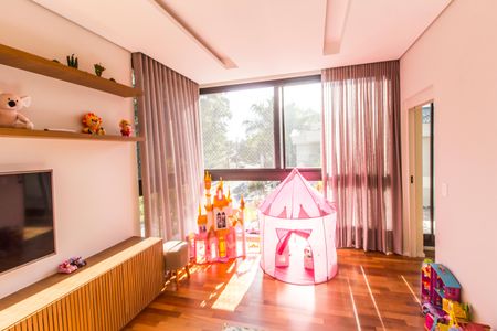 Apartamento à venda com 520m², 4 quartos e 3 vagas Apartamento à venda com 520m², 4 quartos e 3 vagasSuíte 2