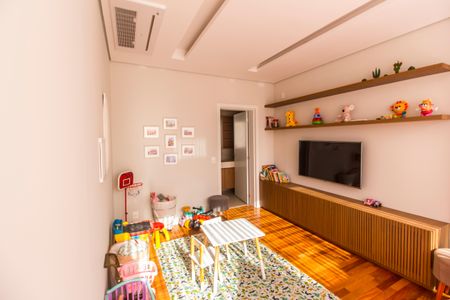 Apartamento à venda com 520m², 4 quartos e 3 vagas Apartamento à venda com 520m², 4 quartos e 3 vagasSuíte 2