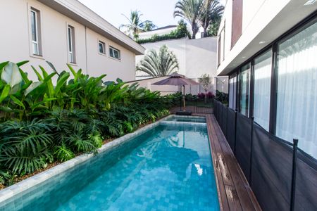 Apartamento à venda com 520m², 4 quartos e 3 vagas Apartamento à venda com 520m², 4 quartos e 3 vagasPiscina