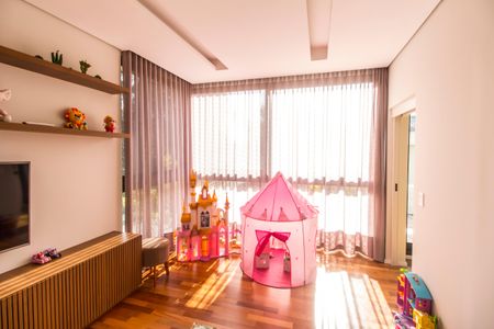 Apartamento à venda com 520m², 4 quartos e 3 vagas Apartamento à venda com 520m², 4 quartos e 3 vagasSuíte 2