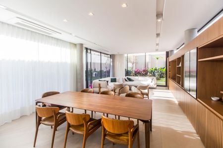 Apartamento à venda com 520m², 4 quartos e 3 vagas Apartamento à venda com 520m², 4 quartos e 3 vagasSala