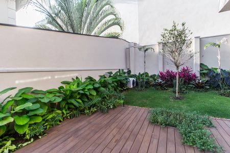 Apartamento à venda com 520m², 4 quartos e 3 vagas Apartamento à venda com 520m², 4 quartos e 3 vagasQuintal