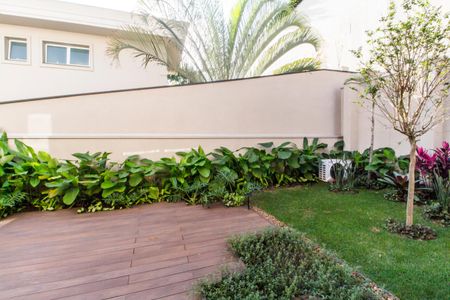 Apartamento à venda com 520m², 4 quartos e 3 vagas Apartamento à venda com 520m², 4 quartos e 3 vagasVista da Sala