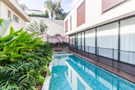 Apartamento à venda com 520m², 4 quartos e 3 vagas Apartamento à venda com 520m², 4 quartos e 3 vagasPiscina