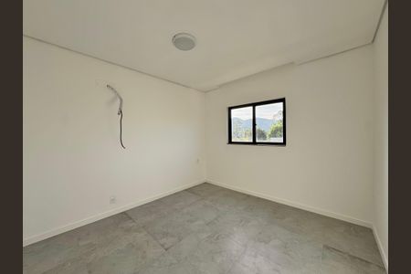 Apartamento à venda com 255m², 3 quartos e 2 vagasSuíte 2