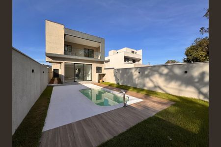 Apartamento à venda com 255m², 3 quartos e 2 vagasÁrea externa