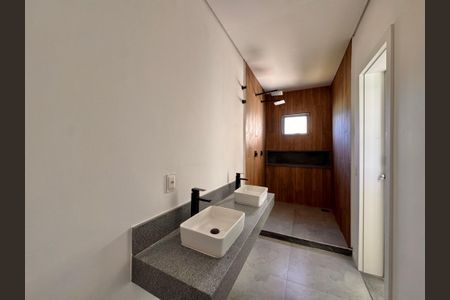 Apartamento à venda com 255m², 3 quartos e 2 vagasSuíte 1 - Banheiro