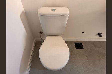 Apartamento à venda com 255m², 3 quartos e 2 vagasSuíte 1 - Banheiro