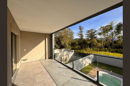 Apartamento à venda com 255m², 3 quartos e 2 vagasSuíte 1 - Varanda