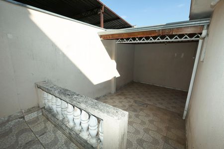 Casa à venda com 75m², 2 quartos e 1 vaga Casa à venda com 75m², 2 quartos e 1 vagaQUINTAL E CHURRASQUEIRA