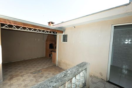 Casa à venda com 75m², 2 quartos e 1 vaga Casa à venda com 75m², 2 quartos e 1 vagaQUINTAL E CHURRASQUEIRA