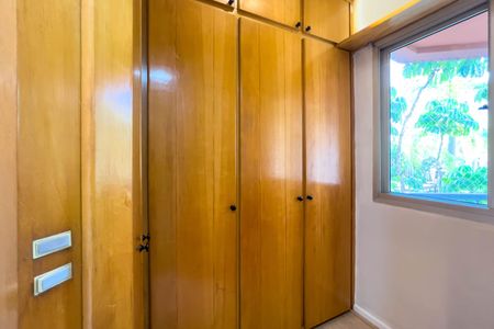 Apartamento à venda com 70m², 2 quartos e 1 vagaCloset
