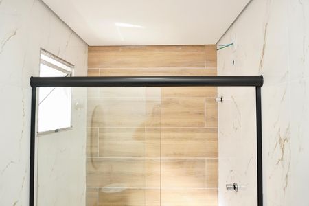 Suíte - Banheiro  de apartamento para alugar com 1 quarto, 45m² em Santa Cruz, Belo Horizonte