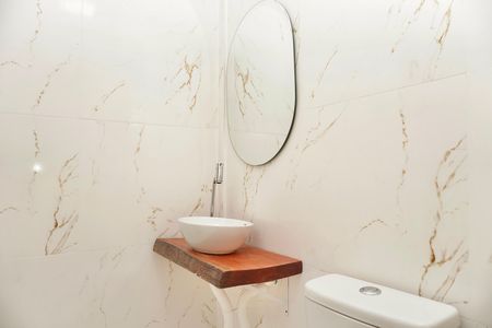 Suíte - Banheiro  de apartamento para alugar com 1 quarto, 45m² em Santa Cruz, Belo Horizonte
