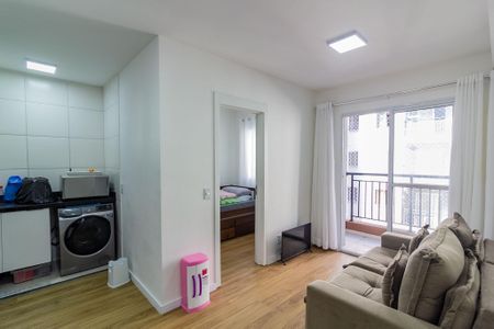 Sala de apartamento para alugar com 2 quartos, 39m² em Vila Isa, São Paulo