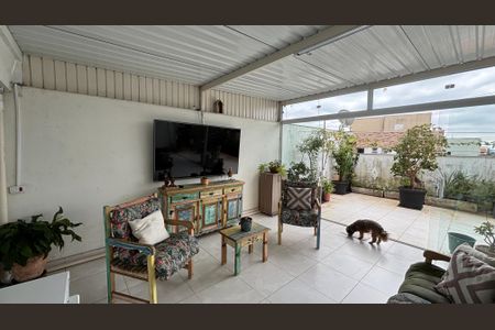 Apartamento à venda com 220m², 3 quartos e 2 vagasCobertura