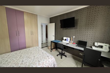 Apartamento à venda com 220m², 3 quartos e 2 vagasQuarto 1
