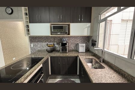 Apartamento à venda com 220m², 3 quartos e 2 vagasCozinha