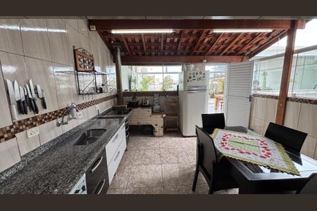 Apartamento à venda com 220m², 3 quartos e 2 vagasCobertura