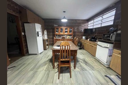Casa à venda com 4 quartos, 392m² em Jardim Guanabara, Rio de Janeiro