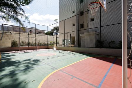 Apartamento à venda com 66m², 2 quartos e 2 vagas Apartamento à venda com 66m², 2 quartos e 2 vagasÁrea comum - Quadra esportiva