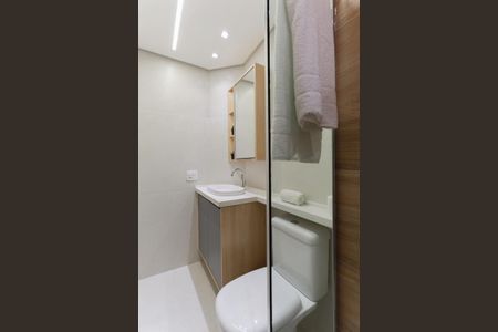 Apartamento à venda com 66m², 2 quartos e 2 vagas Apartamento à venda com 66m², 2 quartos e 2 vagasBanheiro social