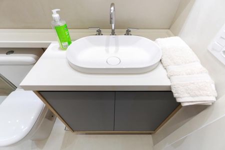 Apartamento à venda com 66m², 2 quartos e 2 vagas Apartamento à venda com 66m², 2 quartos e 2 vagasBanheiro da suíte