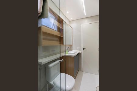 Apartamento à venda com 66m², 2 quartos e 2 vagas Apartamento à venda com 66m², 2 quartos e 2 vagasBanheiro da suíte