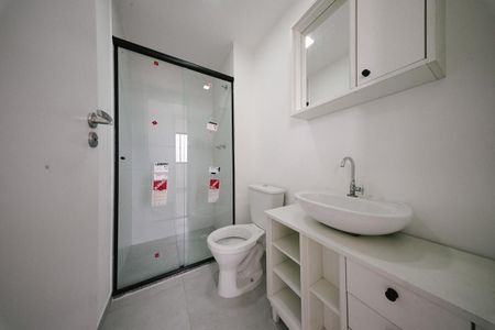 Apartamento para alugar com 38m², 2 quartos e sem vaga Apartamento para alugar com 38m², 2 quartos e sem vagaBanheiro