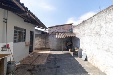 Casa à venda com 60m², 2 quartos e 1 vaga Casa à venda com 60m², 2 quartos e 1 vagaQuintal