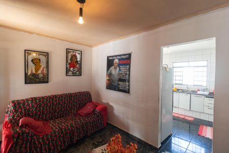 Casa à venda com 60m², 2 quartos e 1 vaga Casa à venda com 60m², 2 quartos e 1 vagaSalas