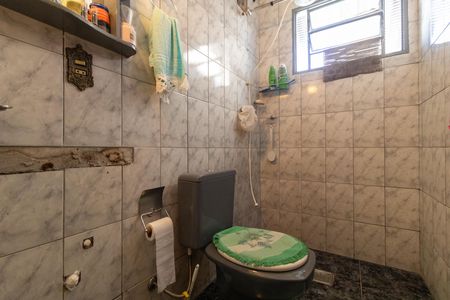 Casa à venda com 60m², 2 quartos e 1 vaga Casa à venda com 60m², 2 quartos e 1 vagaBanheiro