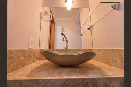 Apartamento para alugar com 120m², 3 quartos e 2 vagas Apartamento para alugar com 120m², 3 quartos e 2 vagasLavabo