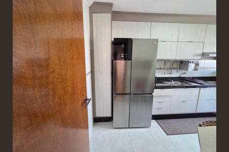 Apartamento para alugar com 120m², 3 quartos e 2 vagas Apartamento para alugar com 120m², 3 quartos e 2 vagasCozinha