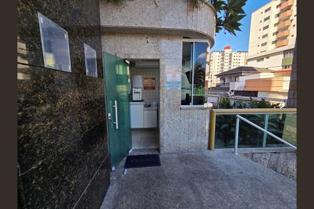 Apartamento para alugar com 120m², 3 quartos e 2 vagas Apartamento para alugar com 120m², 3 quartos e 2 vagasFachada e portaria