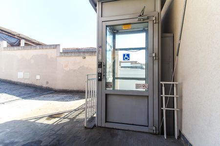 Casa de condomínio à venda com 50m², 2 quartos e 1 vagaÁrea externa