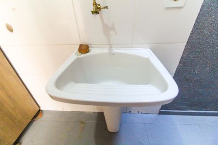 Casa de condomínio à venda com 50m², 2 quartos e 1 vagaÁrea de Serviço