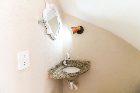 Casa de condomínio à venda com 50m², 2 quartos e 1 vagaLavabo